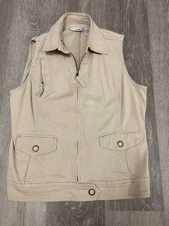 Chico's Matching Set - Beige Utility Zip Sleeveless Vest and Matching Pants - Picture 4 of 10
